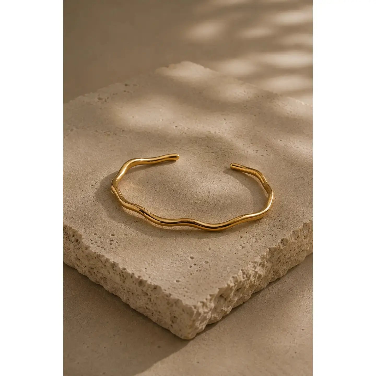 The Calista Wave Cuff