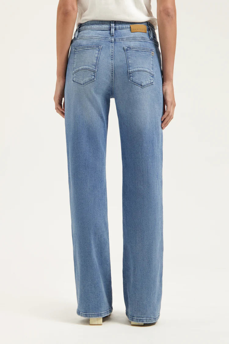 Sophie Straight | Straight Fit Jean - Sprig Beauty Co