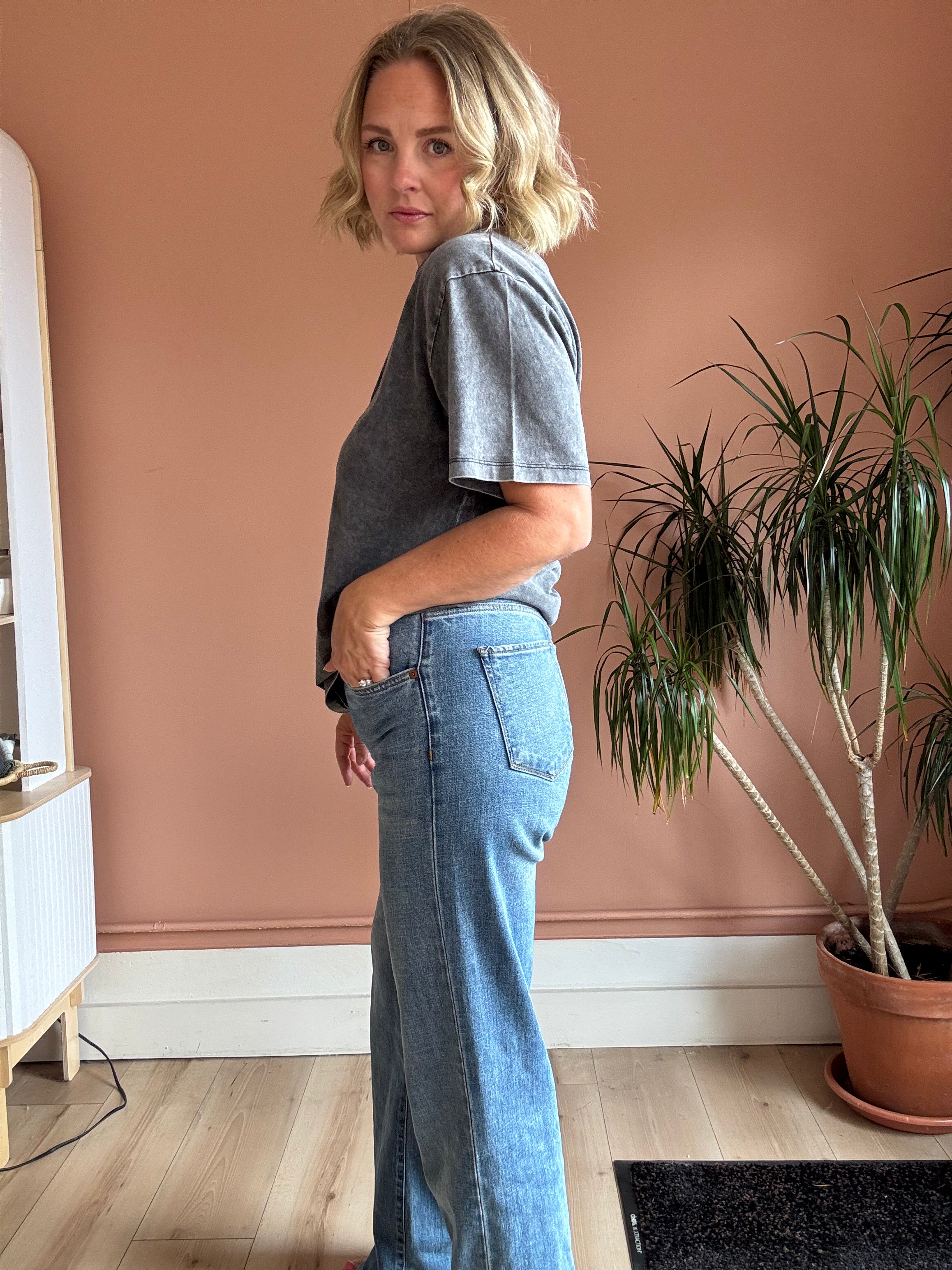 Can't Be Tamed Tee - Sprig Beauty Co