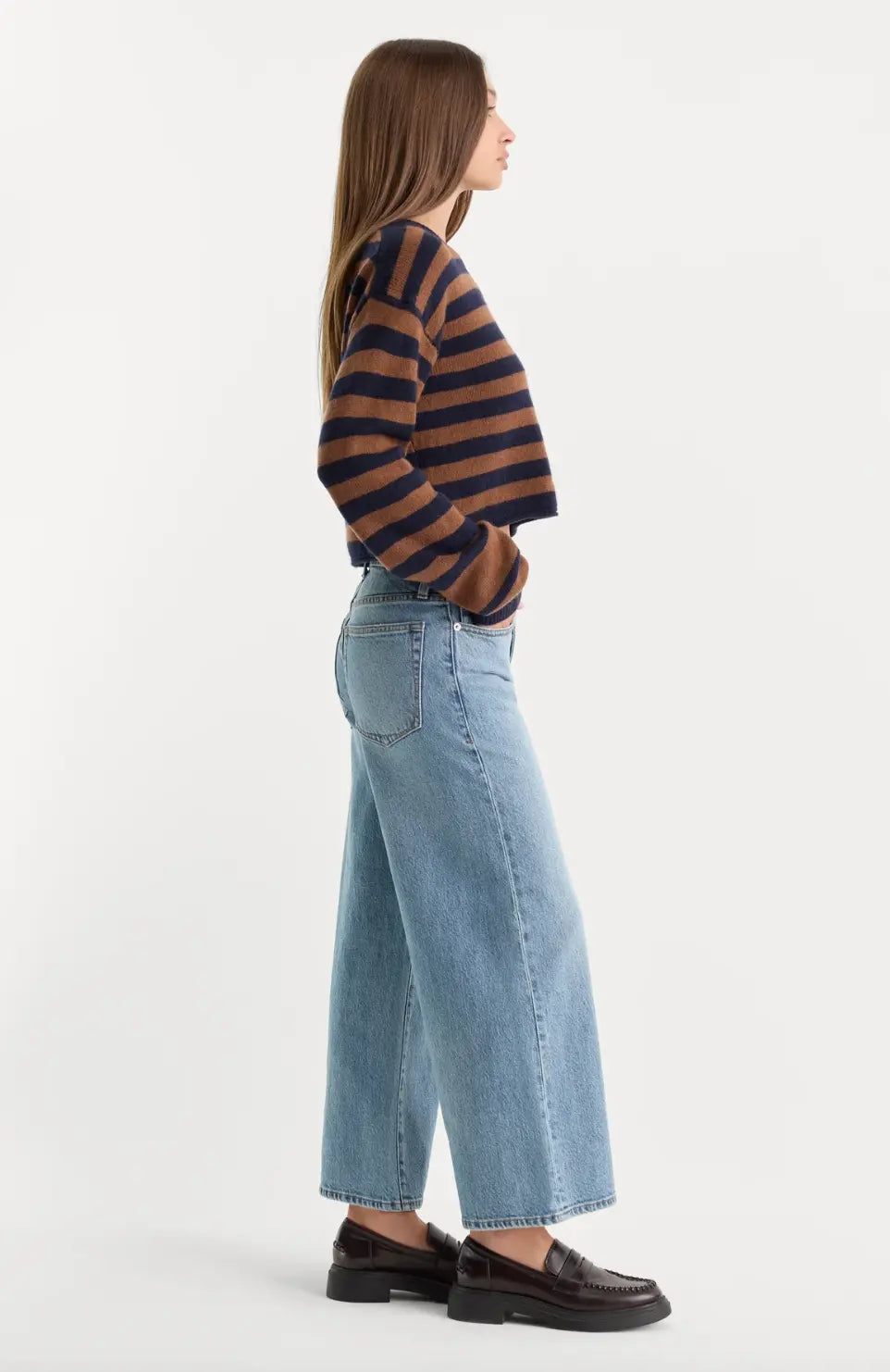Good American vintage wide crop apparel shown in a screenshot, featuring stylish, high-waisted wide-leg crop pants.