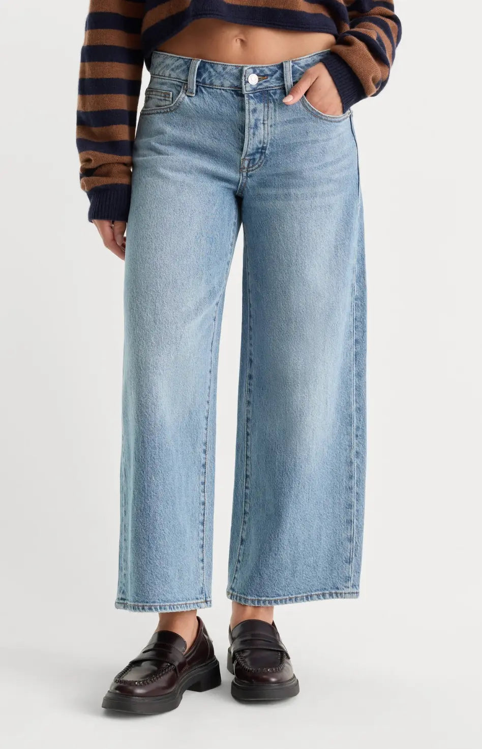 Good American vintage wide crop apparel, showing a stylish cropped top with a relaxed fit and classic design.