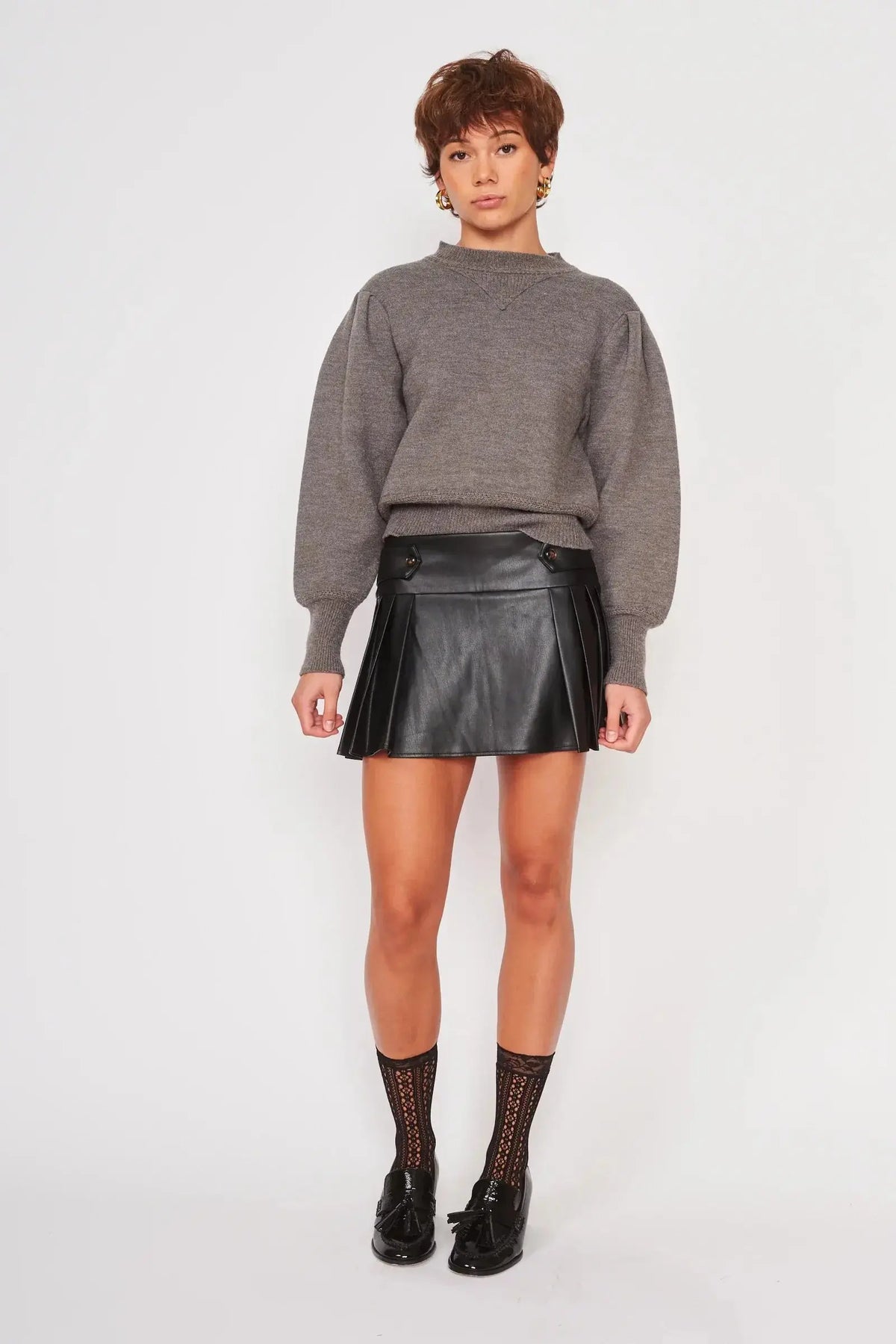dRA Los Angeles Luma Sweater in extra small size, cozy knit apparel with a stylish fit, shown on a model.