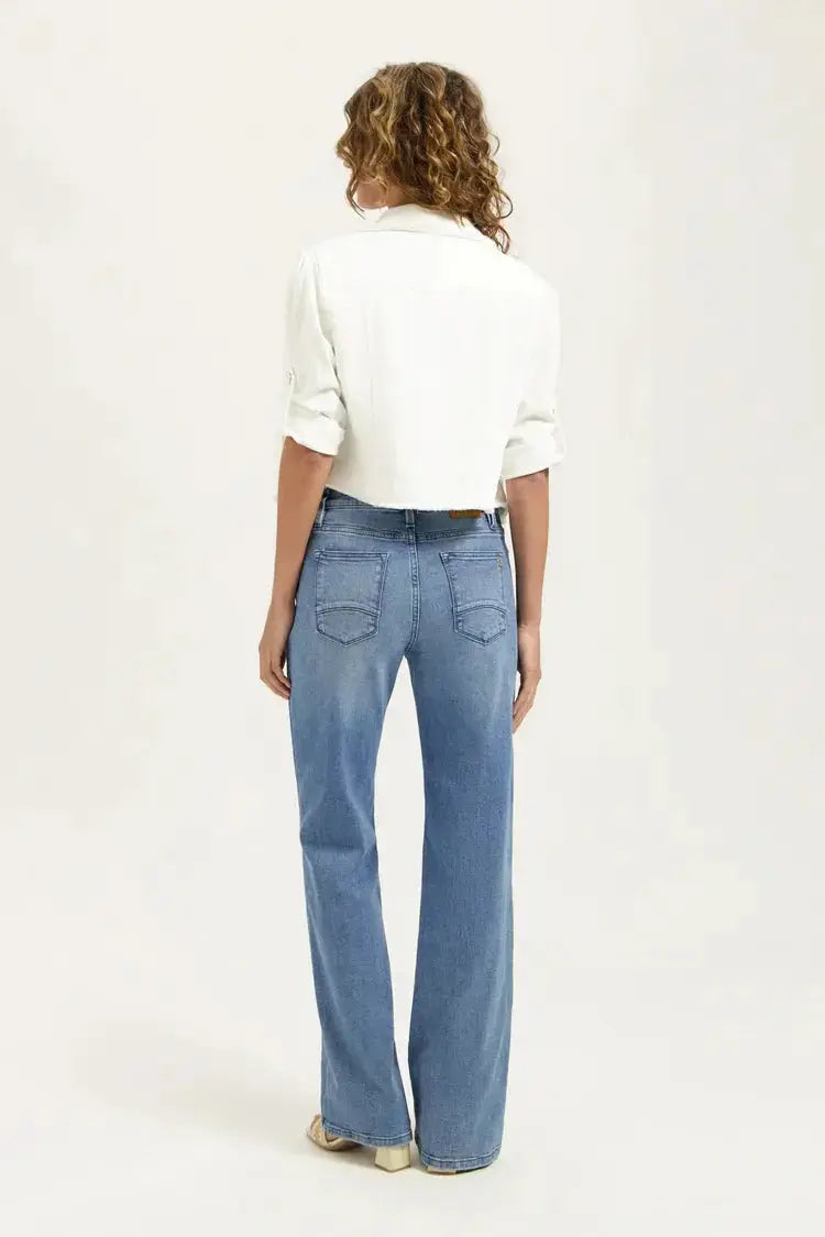 Florèz Sophie Straight Fit Jean showing classic denim style with a straight cut and five-pocket design in a light wash.