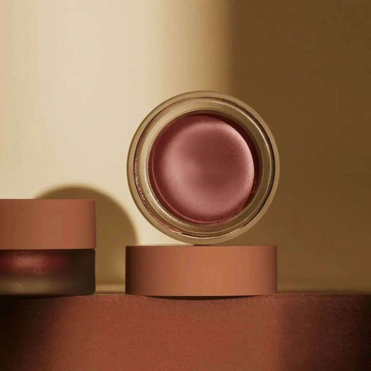 Minori Lip & Cheek Makeup Kit with various shades and applicators, featuring compact packaging and sleek design.