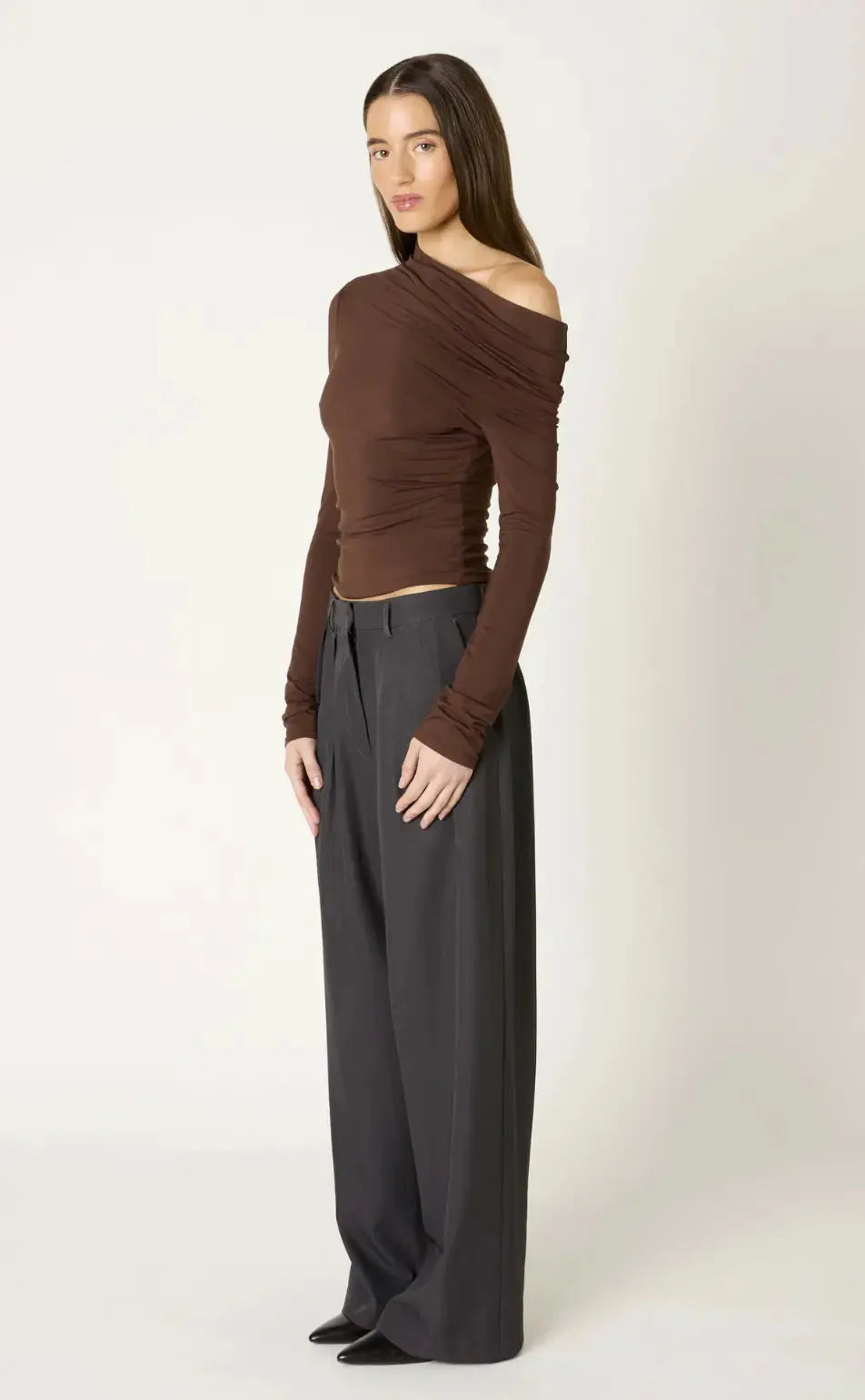 NIA Illarya Top in extra small size, soft fabric, stylish apparel with a fitted design and classic neckline.