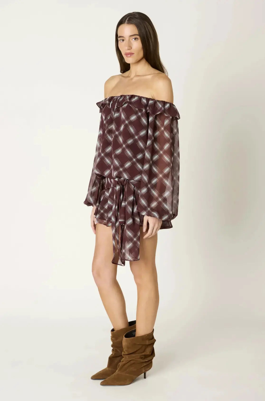 NIA Lucero Top in extra small size, stylish apparel with a fitted design, featuring soft fabric and modern neckline.