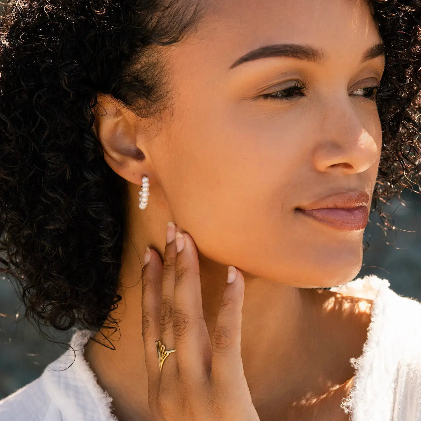 Tessa Pearl Hoop Boem