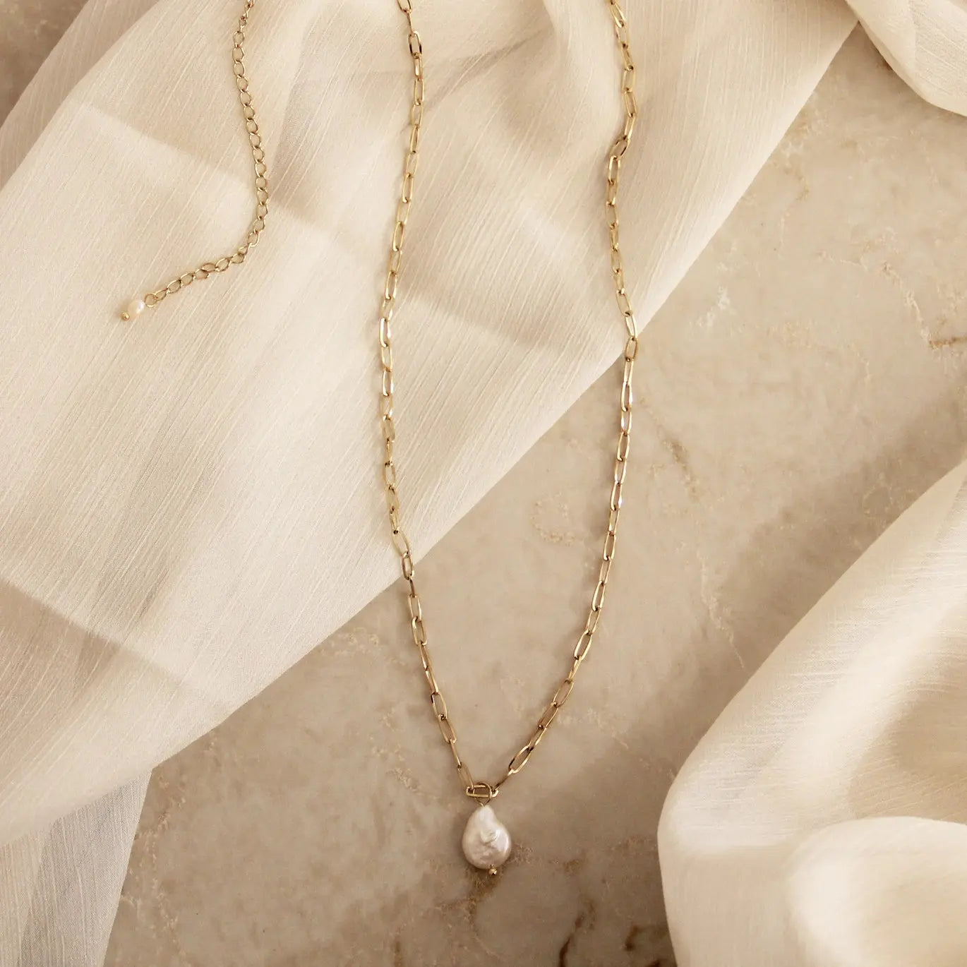 Baroque Pearl Paperclip Necklace - Sprig Beauty Co
