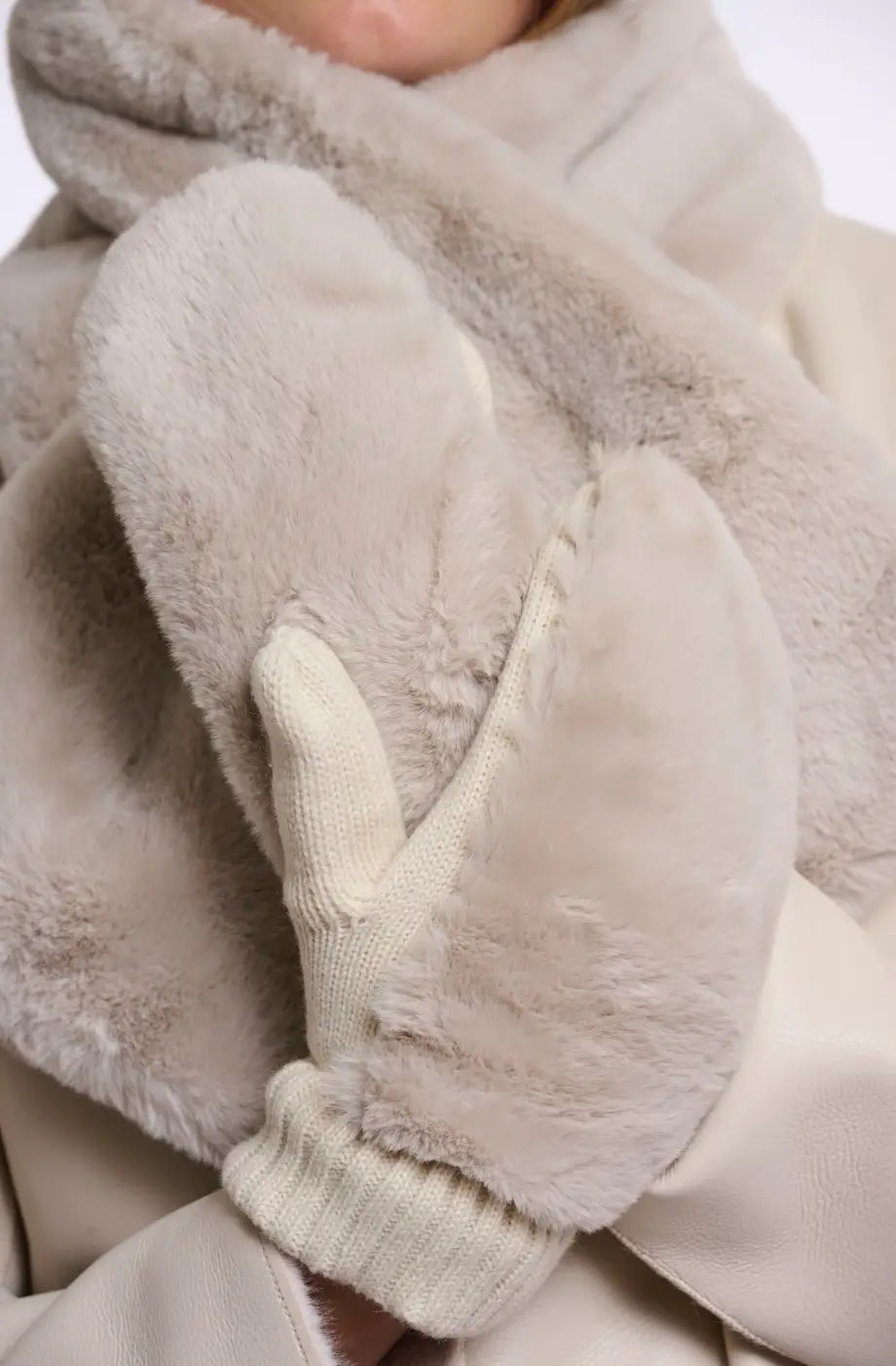 The Luna Faux Fur Mittens
