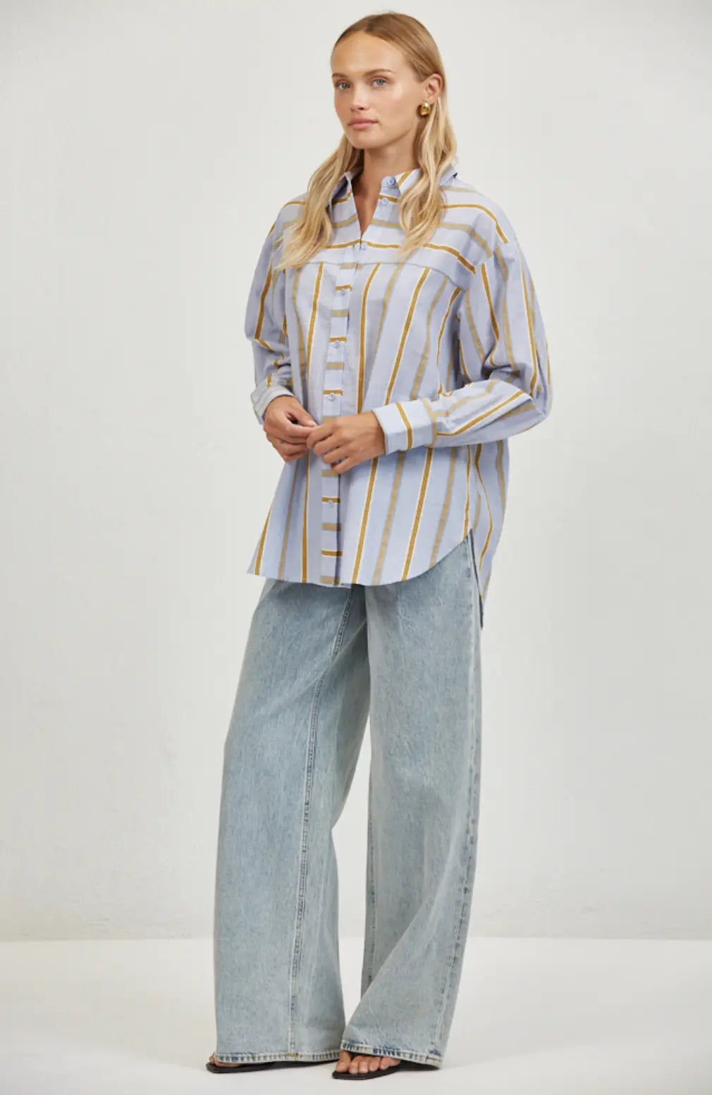 A.ren Bryce shirt in extra small size, casual apparel with a comfortable fit, shown in a relaxed pose.