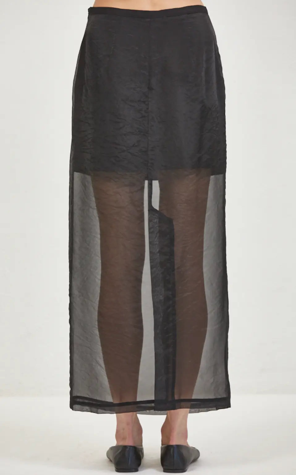 A.ren Valen skirt in extra small size, featuring stylish design and fabric details, perfect for fashionable women's apparel.