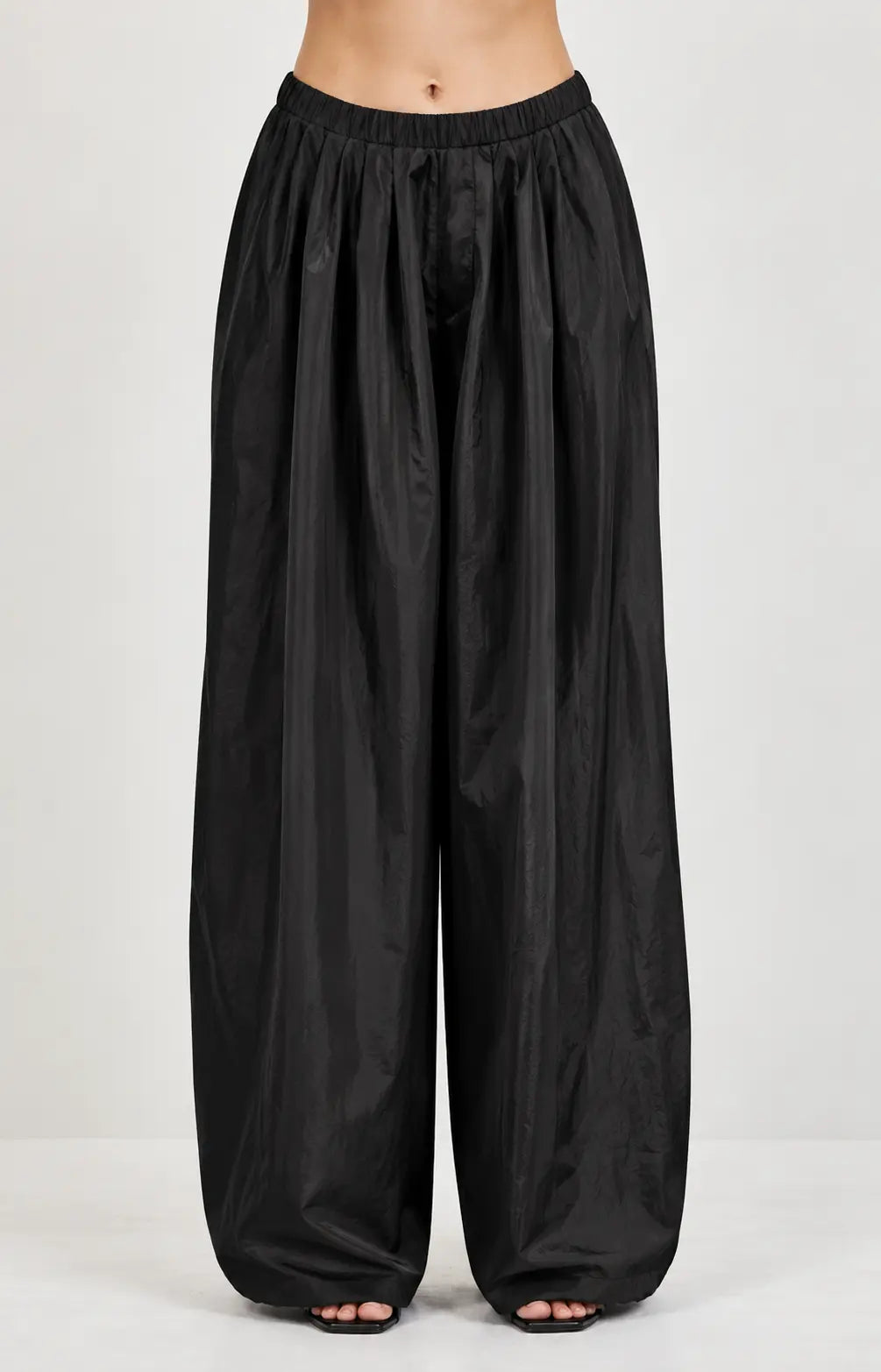 A.ren Atelier Pant apparel shown in a clean, minimalist product view