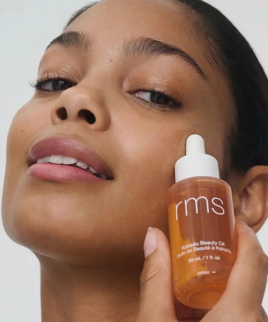 RMS Beauty Kakadu Beauty Oil in a 30ml bottle, natural skincare cosmetic with nourishing Kakadu plum extract.